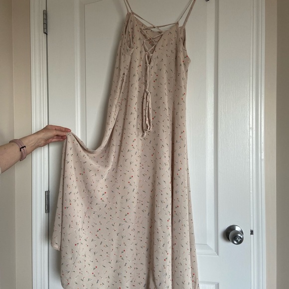 Maxi dress.  Open back. With bolero. Flower printed. Size 8 US. 100% viscoses - Picture 6 of 7